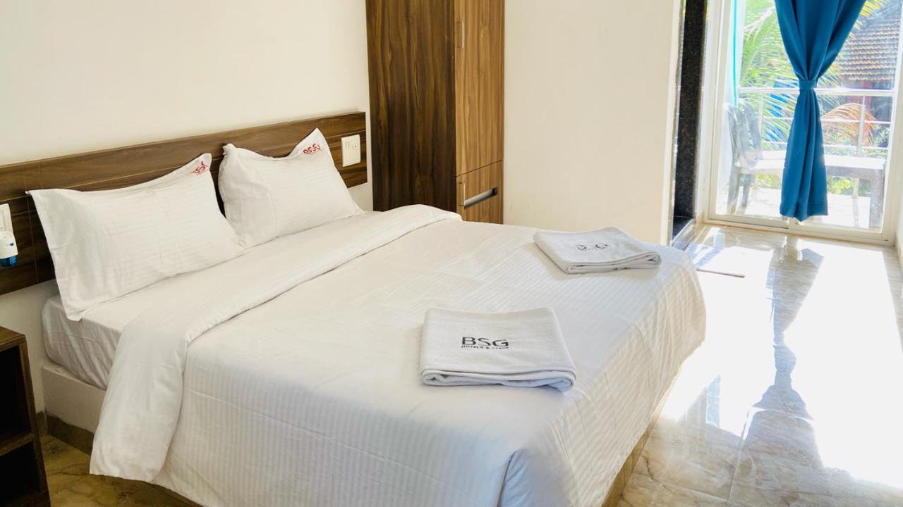 Bsg Stay - Turtle Beach Morjim Goa Exterior photo
